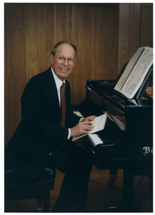 Photo of Harold Schiffman at the Bösendorfer. Tallahassee, Florida (1998) Photograph by Lois Griffin © 1998 Lois Griffin