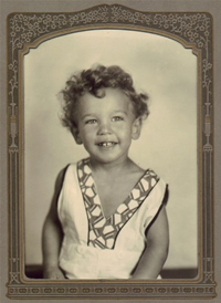 Harold Schiffman 2 évesen,
    Greensboro, Észak-Karolina, 1930, fotó: Gonville d´Ovies