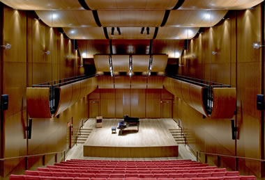 Photo of The Gilder Lehrman Hall, The Morgan Library & Museum. Photography by Michel Denanc&eacute. See also: http://www.arcspace.com/architects/piano/morgan_library