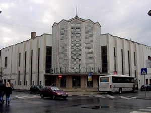 Photo of the façade of Győr's János Richter Hall (Richter János Terem) Győr, Hungary (20 October 2002)