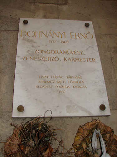 Photo of detail of the plaque honoring and memorializing Ernst von Dohnányi (Dohnányi Ernő), attached to the North wall of the Franz Liszt Academy (Liszt Ferenc Zenem¨vészeti Egyetem, or Liszt Ferenc Zeneakadémia) in Budapest. Budapest, Hungary (26 September 2007)