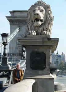 Photo of Harold Schiffman and a fellow Leo at the East end of the Chain Bridge (Széchenyi Iándhíd) that spans the Danube and joins the formerly separate cities of Buda and Pest. Budapest, Hungary (24 September 2007)