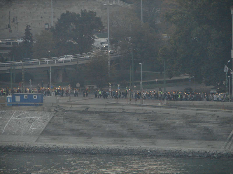 Photo of the torch-lit Memorial March in Budapest on the Eve of 23 October 2008