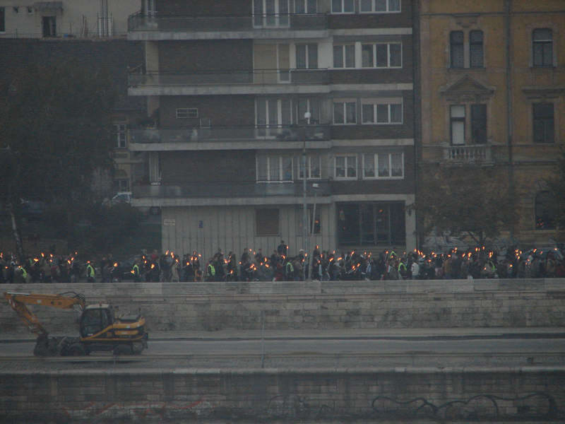 Photo of the torch-lit Memorial March in Budapest on the Eve of 23 October 2008