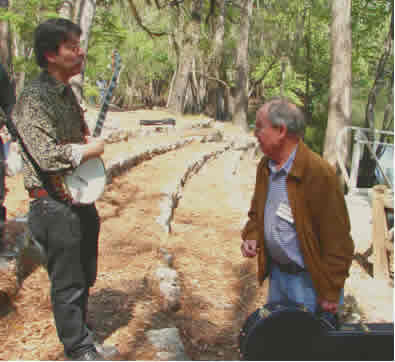Photo of Harold Schiffman with banjoist Ken Perlman. Suwannee Banjo Camp, O'Leno State Park, Florida (19 March 2006)