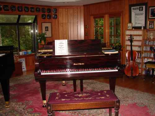 Photo of Harold Schiffman's newly restored 1927 Mason & Hamlin grand piano.
Restoration (2010 - 2011) by  Anne Garee, Tallahassee, Florida. Case refinished by Piano Crafters Inc., Plymouth, Michigan. (13 May 2011)