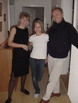 Photo of the Rohmann family at home in Salzburg:  Tünde Kurucz, Stephanie Rohmann, and Imre Rohmann. Salzburg, Austria (12 October 2004)